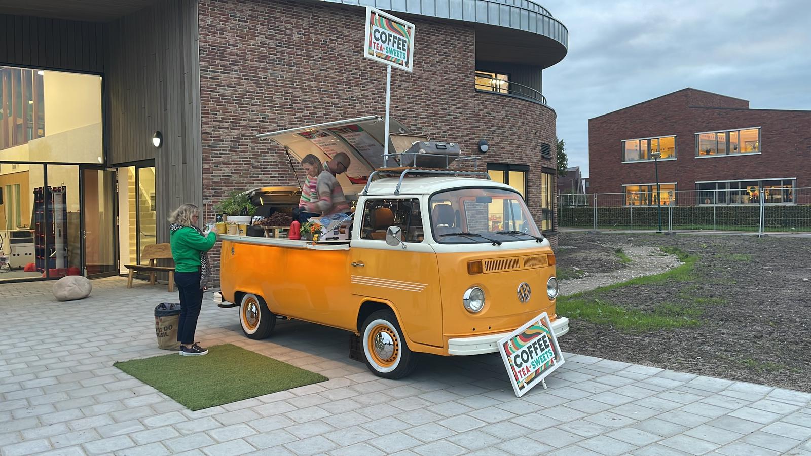 koffie truck geel