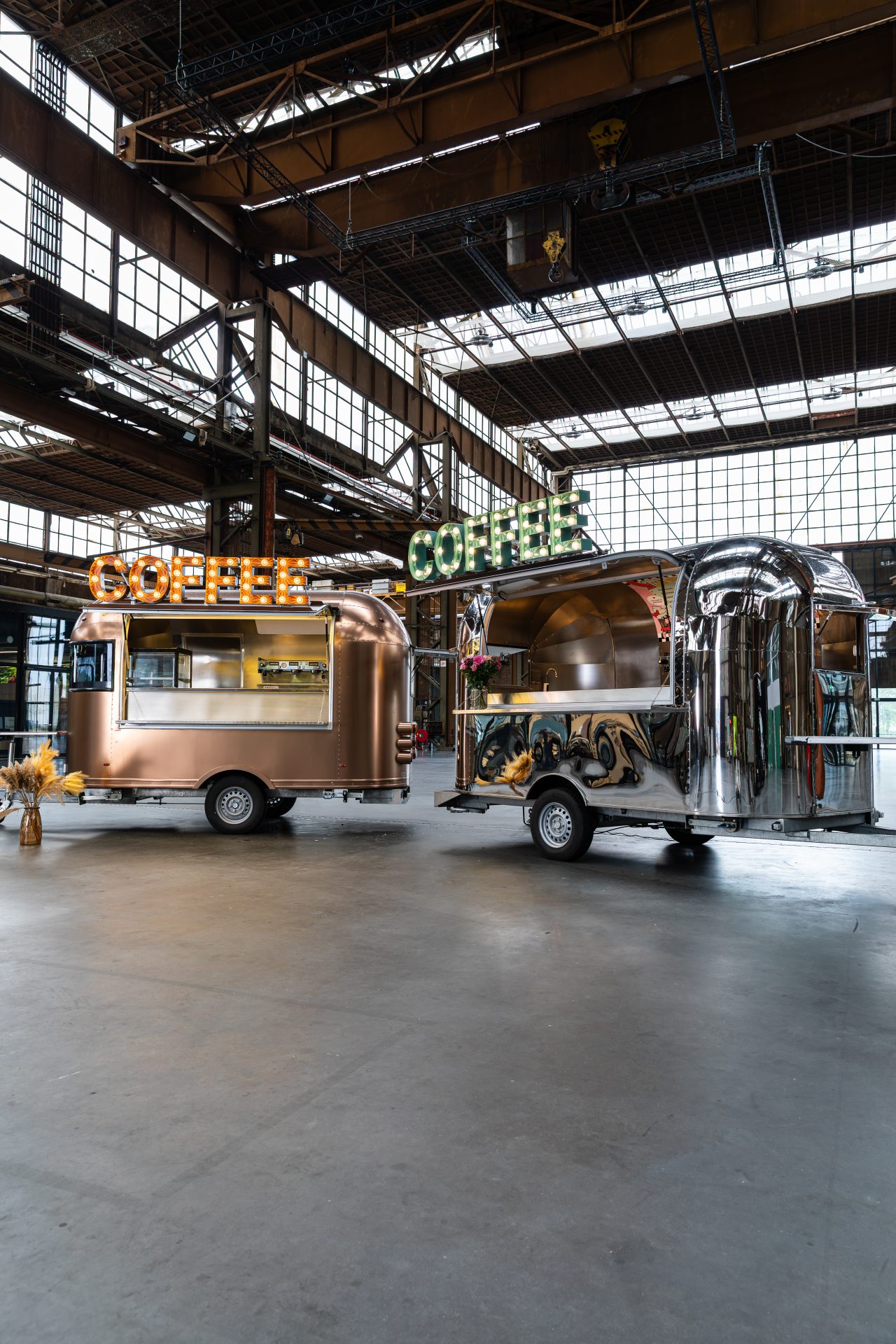 compact trailer chroom en brons